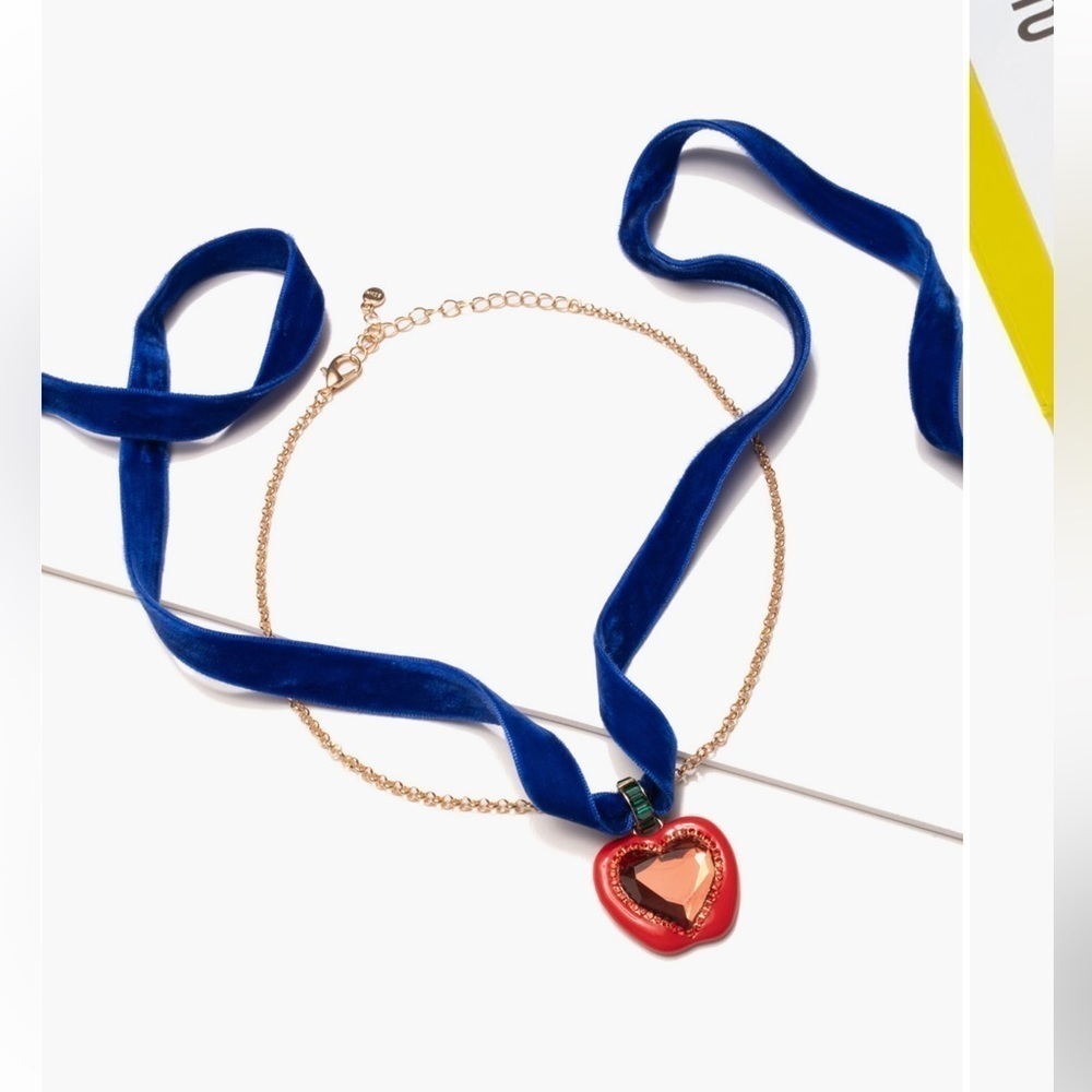 Disney Kid  Snow White Locket Necklace